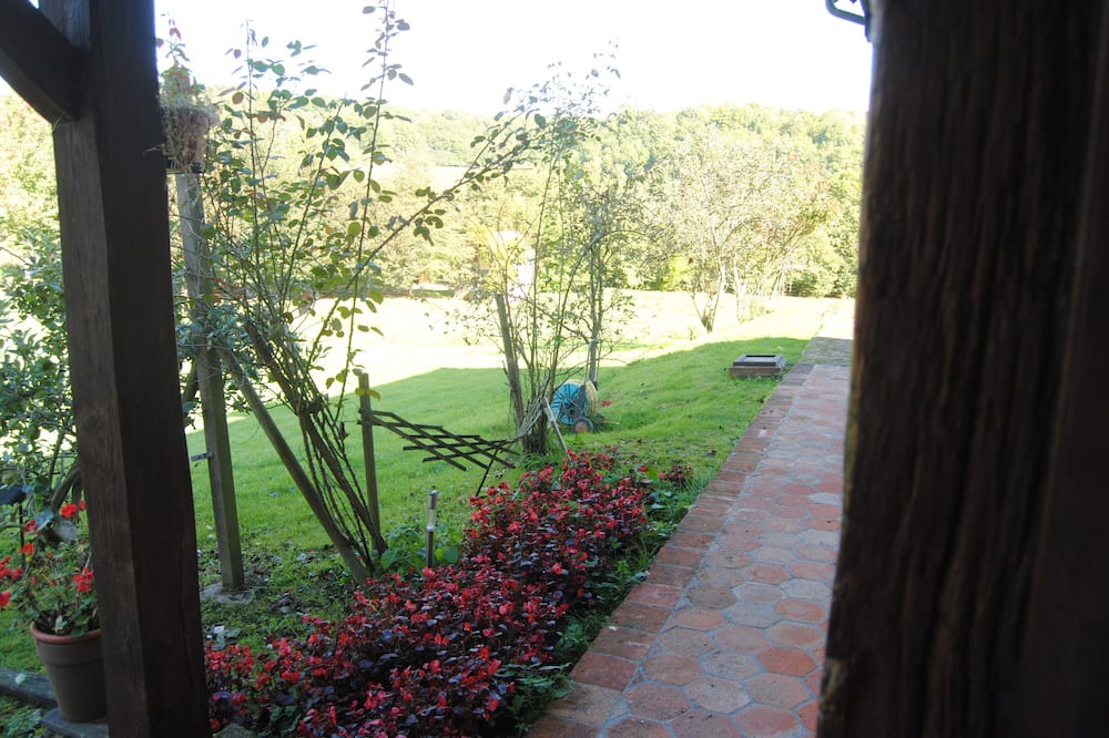 Photo of Patio Balcony in Fierville-les-Parcs