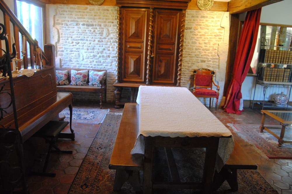 Photo of Livingroom in Fierville-les-Parcs