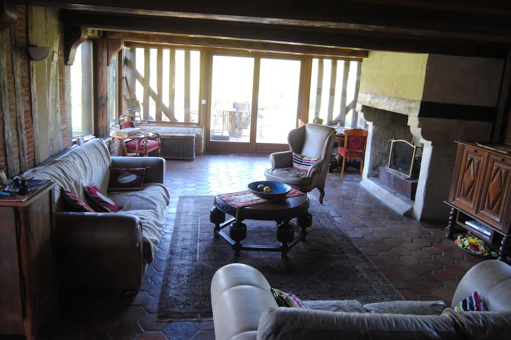 Photo of Livingroom in Fierville-les-Parcs