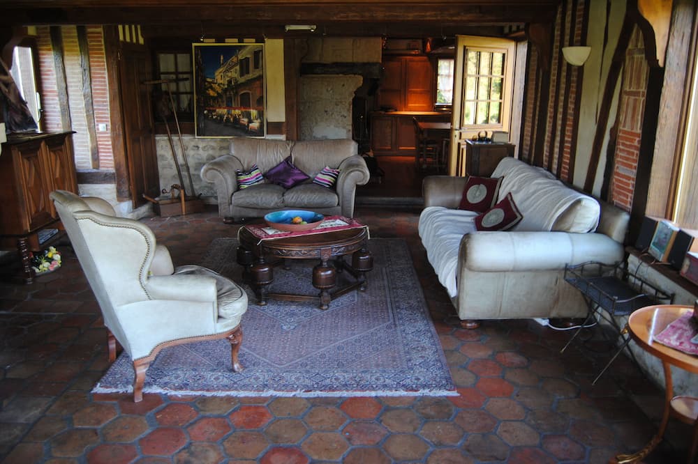 Photo of Livingroom in Fierville-les-Parcs