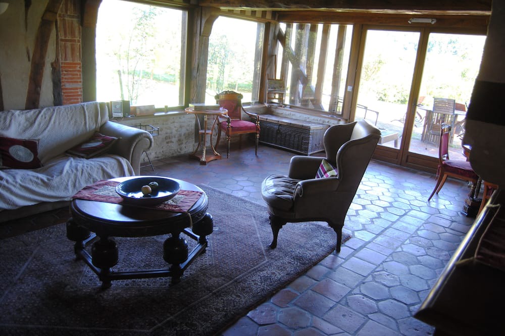 Photo of Livingroom in Fierville-les-Parcs