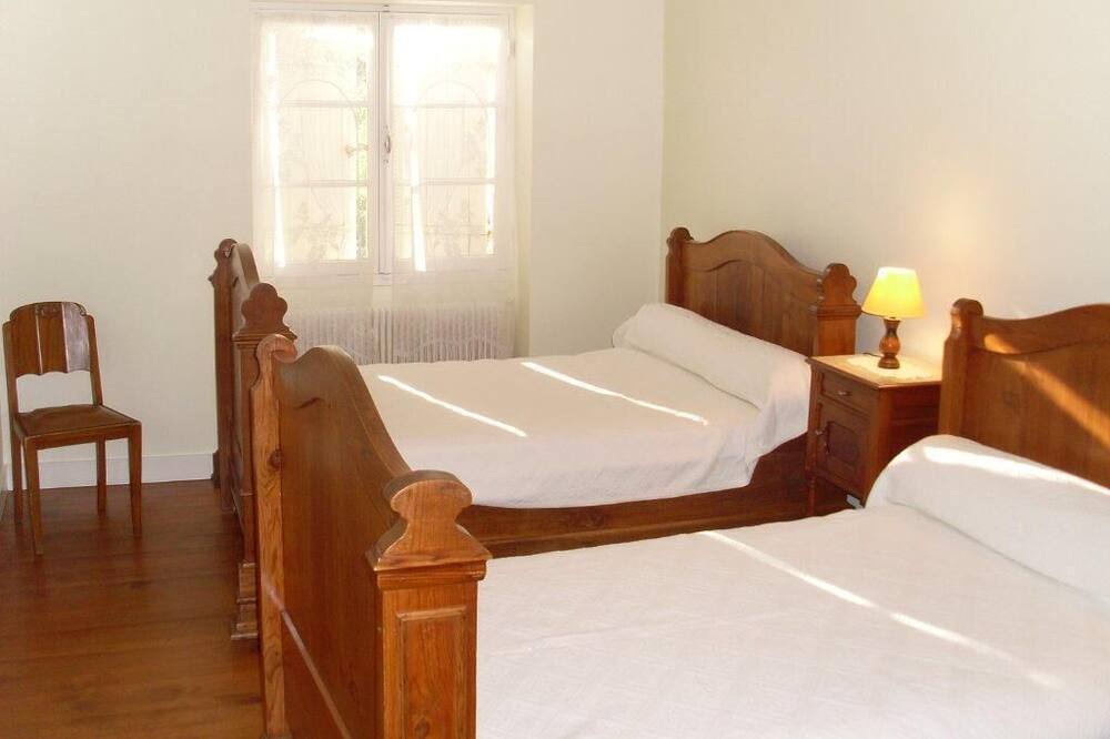 Photo of Bedroom in Saint-Romain-la-Virvee