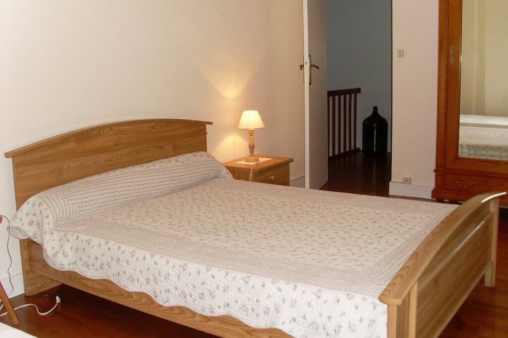 Photo of Bedroom in Saint-Romain-la-Virvee