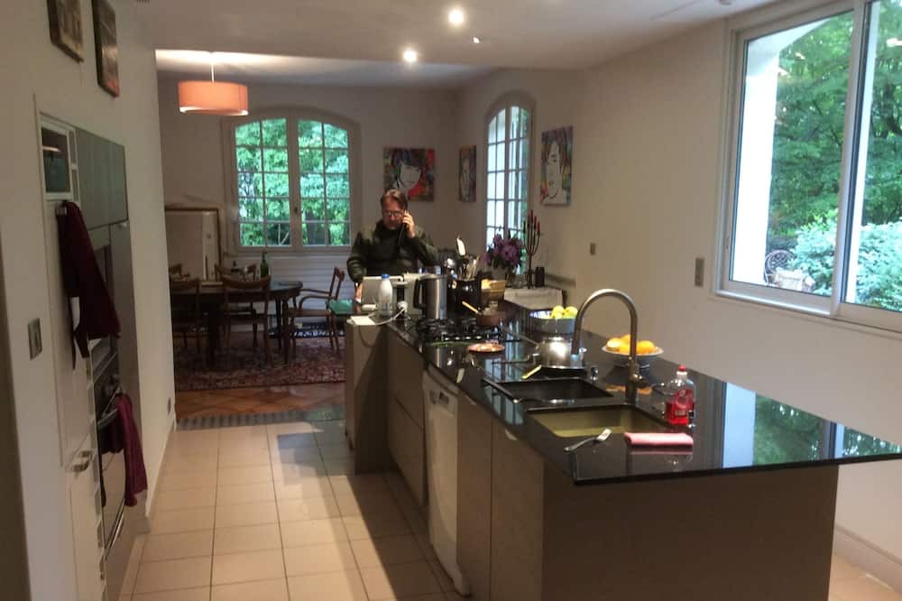 Photo of Bedroom in Saint-Sulpice-et-Cameyrac