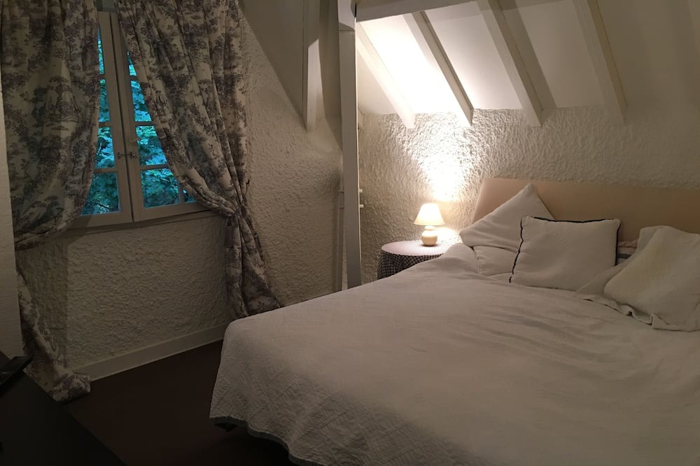 Photo of Bedroom in Saint-Sulpice-et-Cameyrac