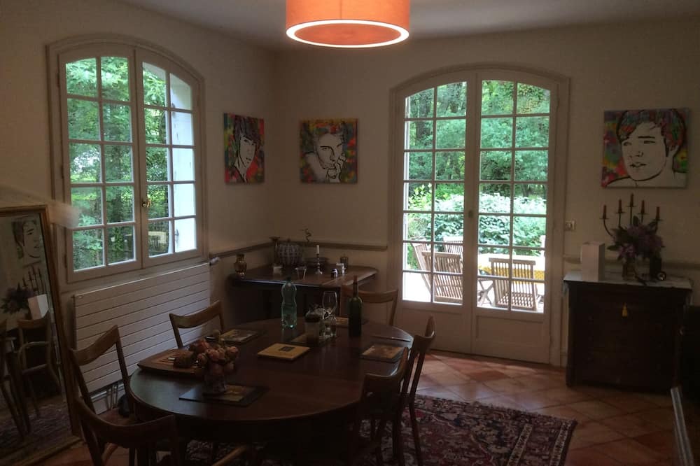 Photo of Kitchen in Saint-Sulpice-et-Cameyrac