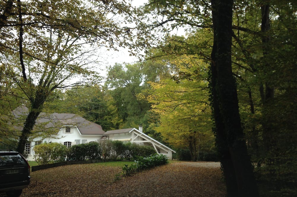 Photo of Outdoor in Saint-Sulpice-et-Cameyrac