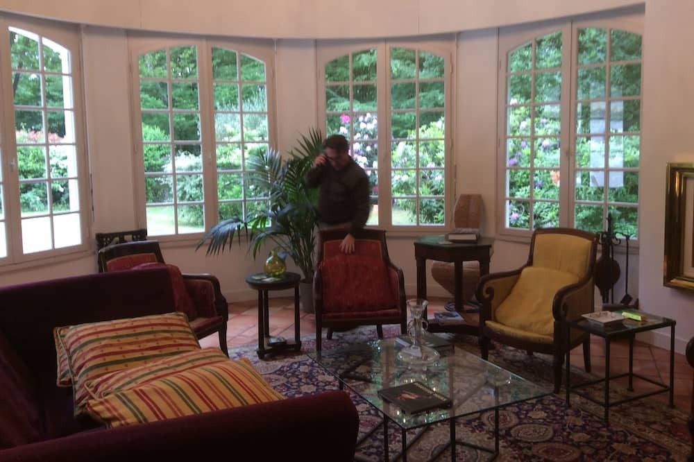 Photo of Bedroom in Saint-Sulpice-et-Cameyrac