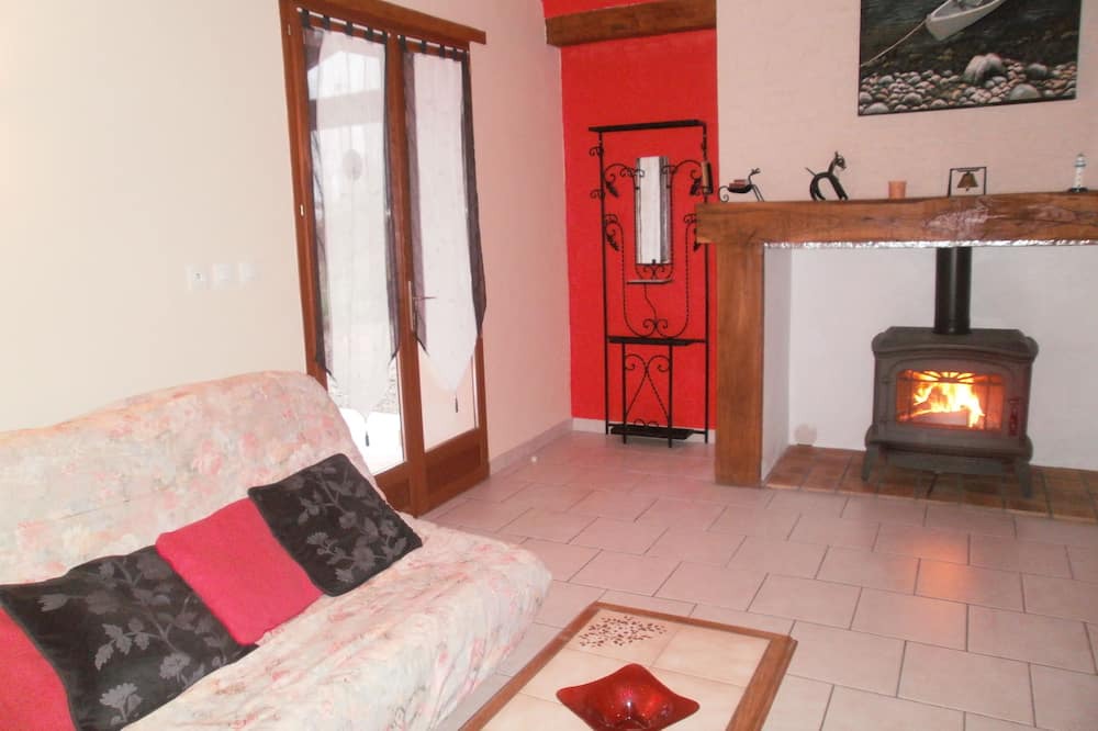 Photo of Livingroom in Saint-Pierre-de-Buzet