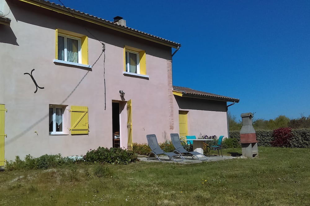 Photo of Outdoor in Saint-Pierre-de-Buzet