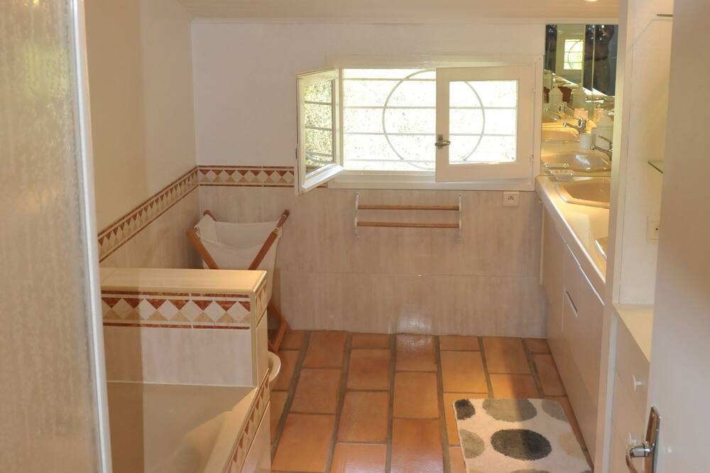 Photo of Bedroom in Les 3 Ponts