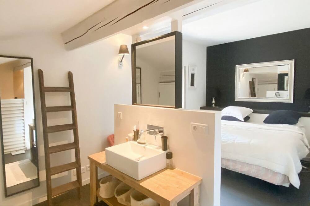 Photo of Bedroom in Pegairolles-de-Bueges