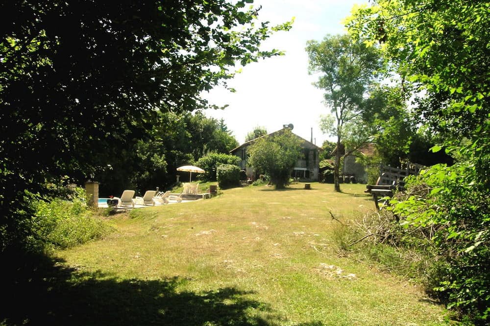 Photo of Outdoor in Paussac-et-Saint-Vivien