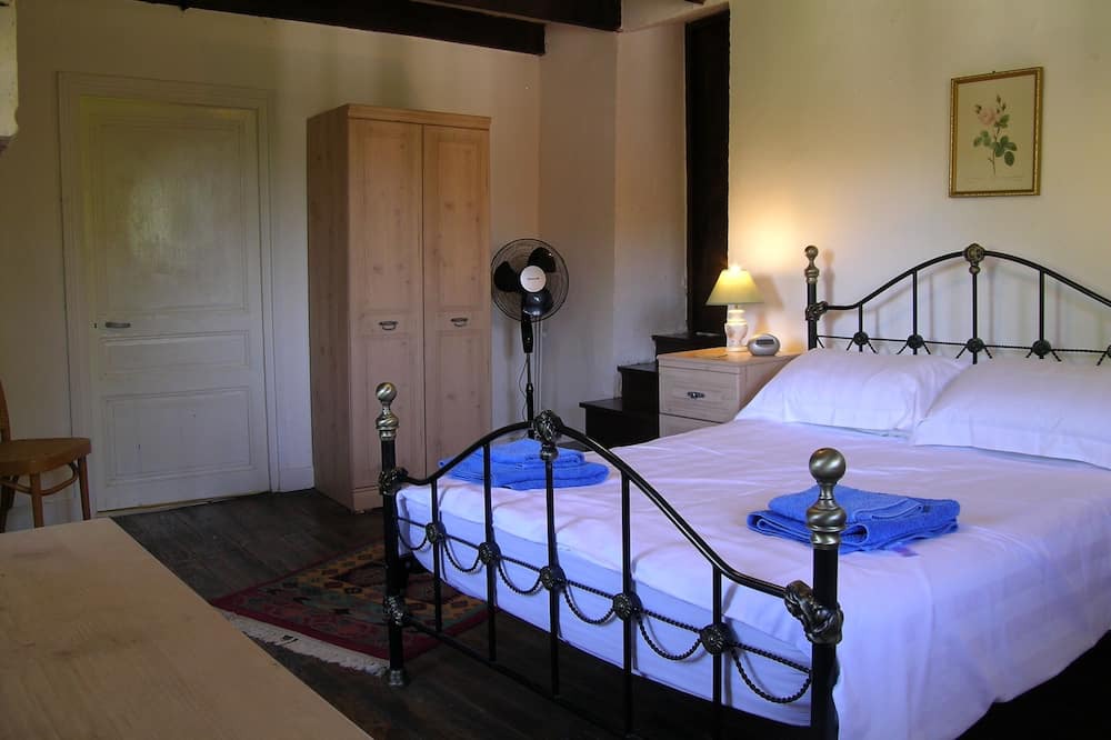 Photo of Others in Paussac-et-Saint-Vivien