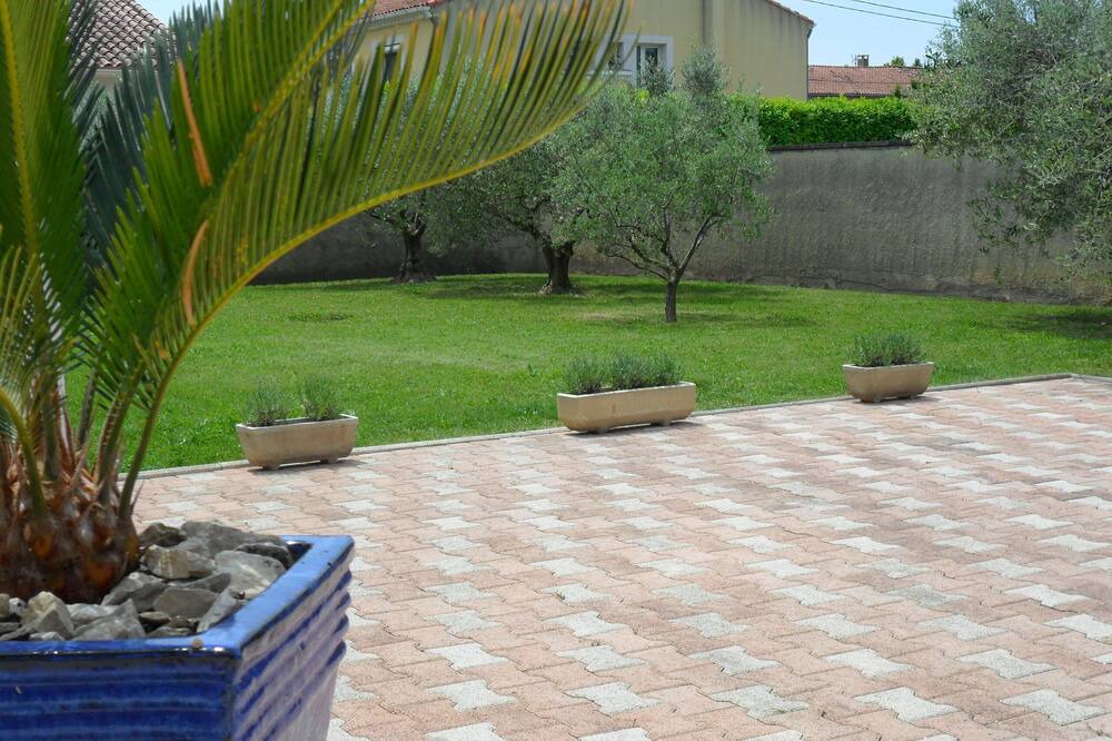 Photo of Outdoor in Maillane