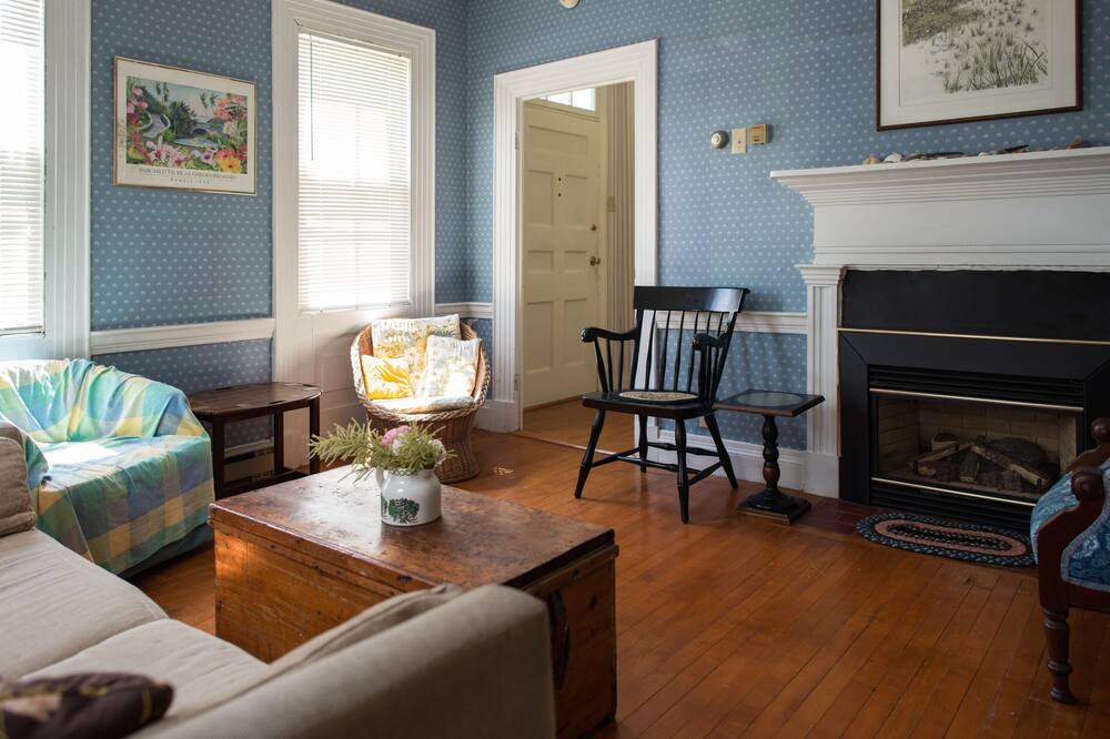 Photo of Livingroom in Port Medway