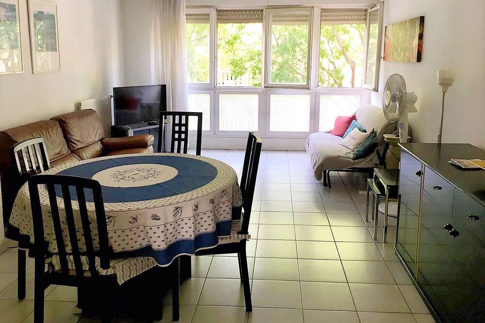 Photo of Livingroom in Antigone