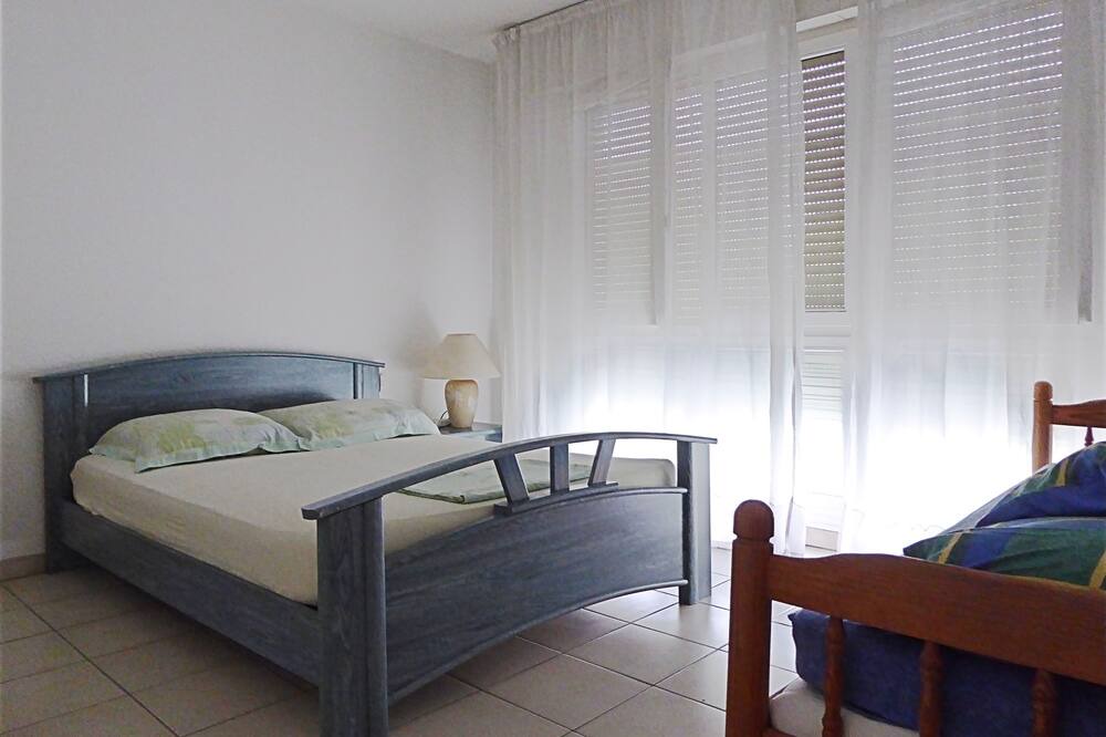 Photo of Bedroom in Antigone