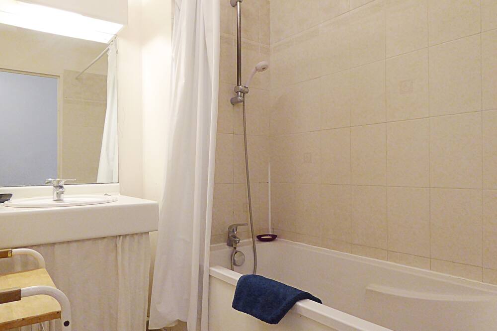 Photo of Bathroom in Antigone