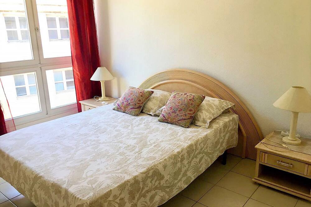 Photo of Bedroom in Antigone