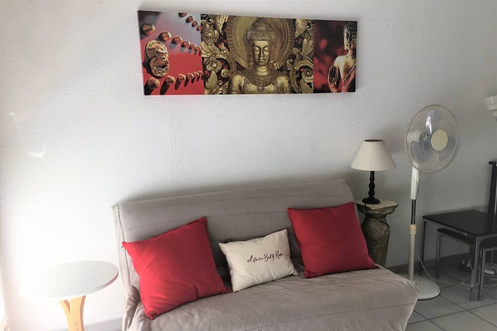 Photo of Bedroom in Antigone