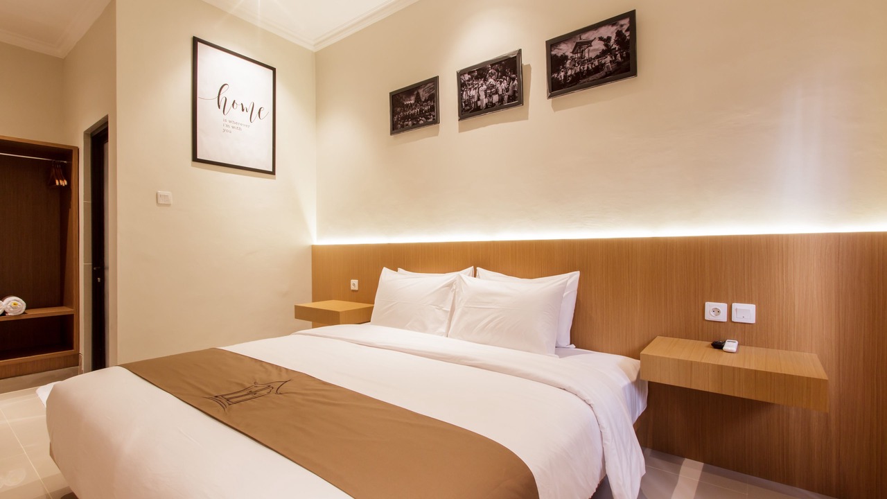 Photo of Bedroom in Kartika Plaza