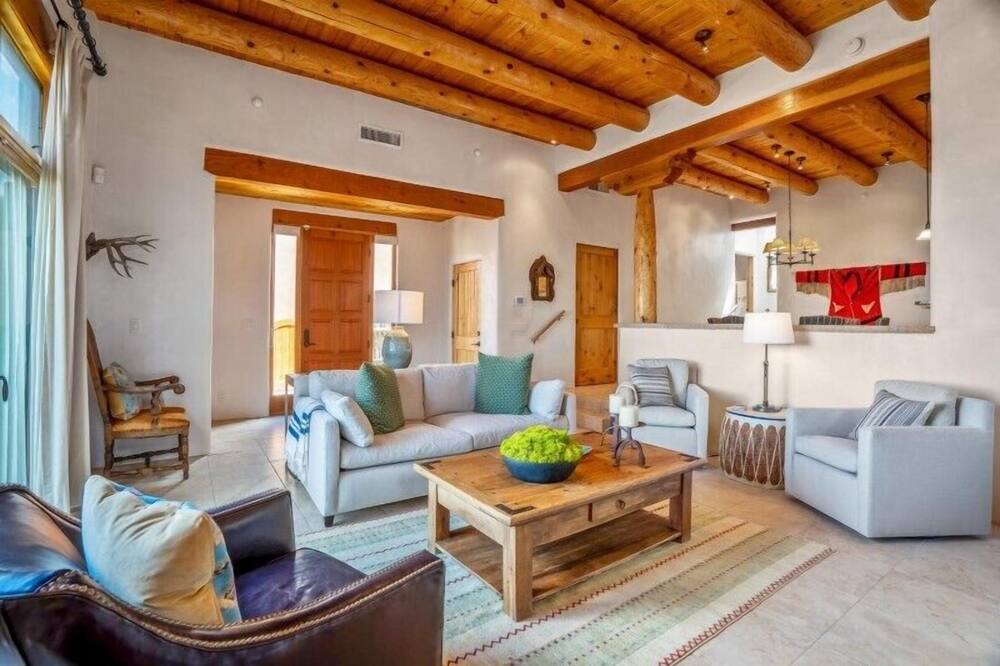 Photo of Livingroom in Tesuque