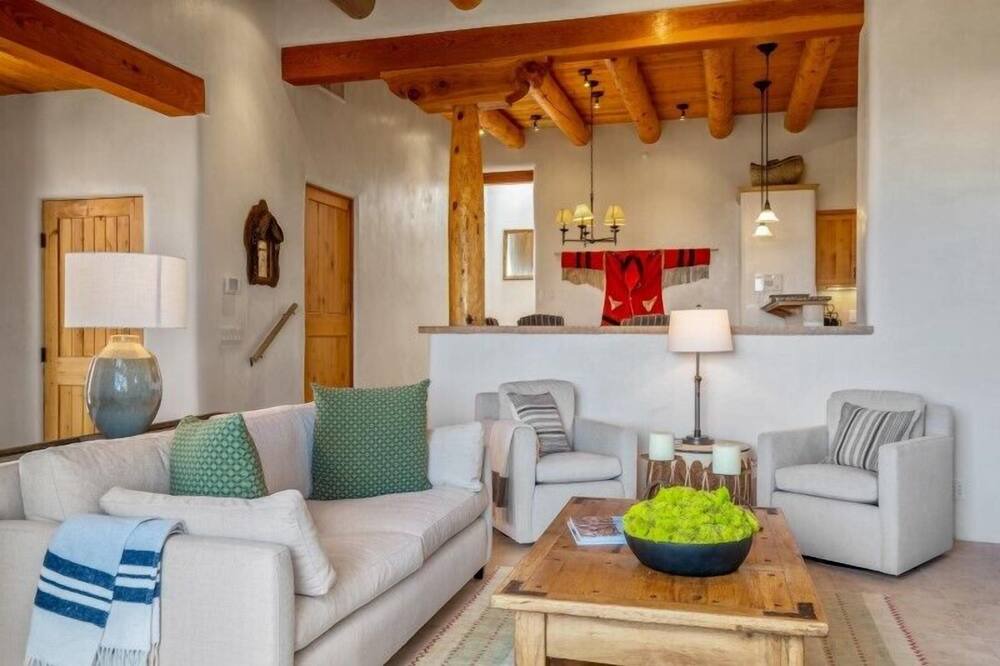 Photo of Livingroom in Tesuque