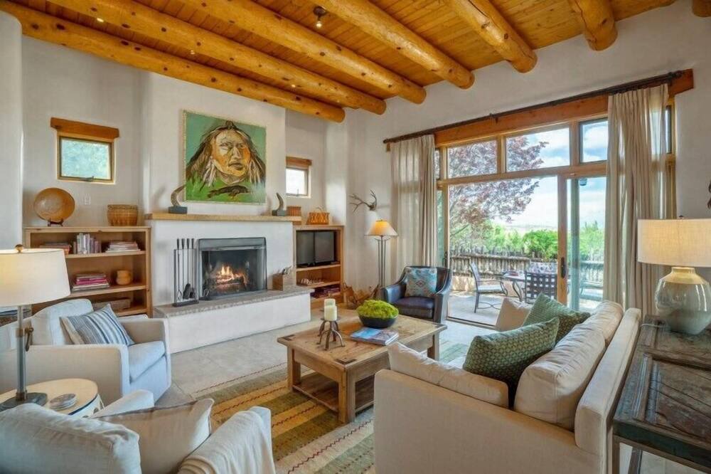 Photo of Livingroom in Tesuque
