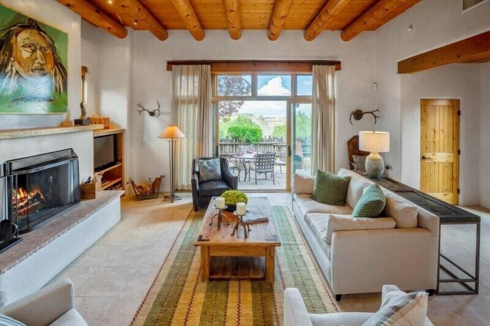 Photo of Livingroom in Tesuque