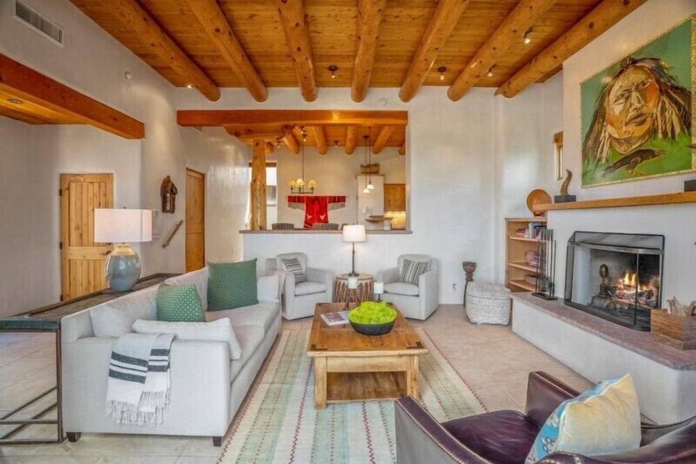 Photo of Livingroom in Tesuque