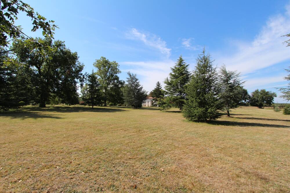 Photo of Outdoor in Montans