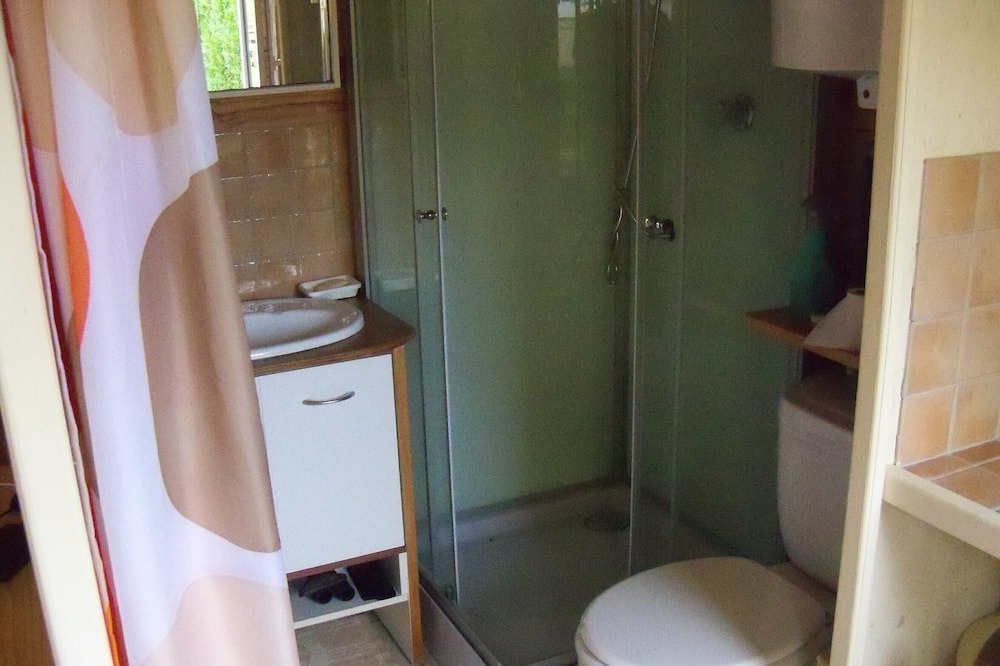 Photo of Bathroom in Chauve