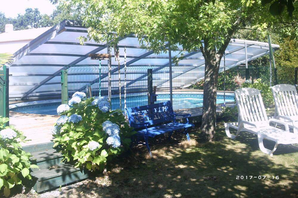 Photo of Outdoor in Chauve