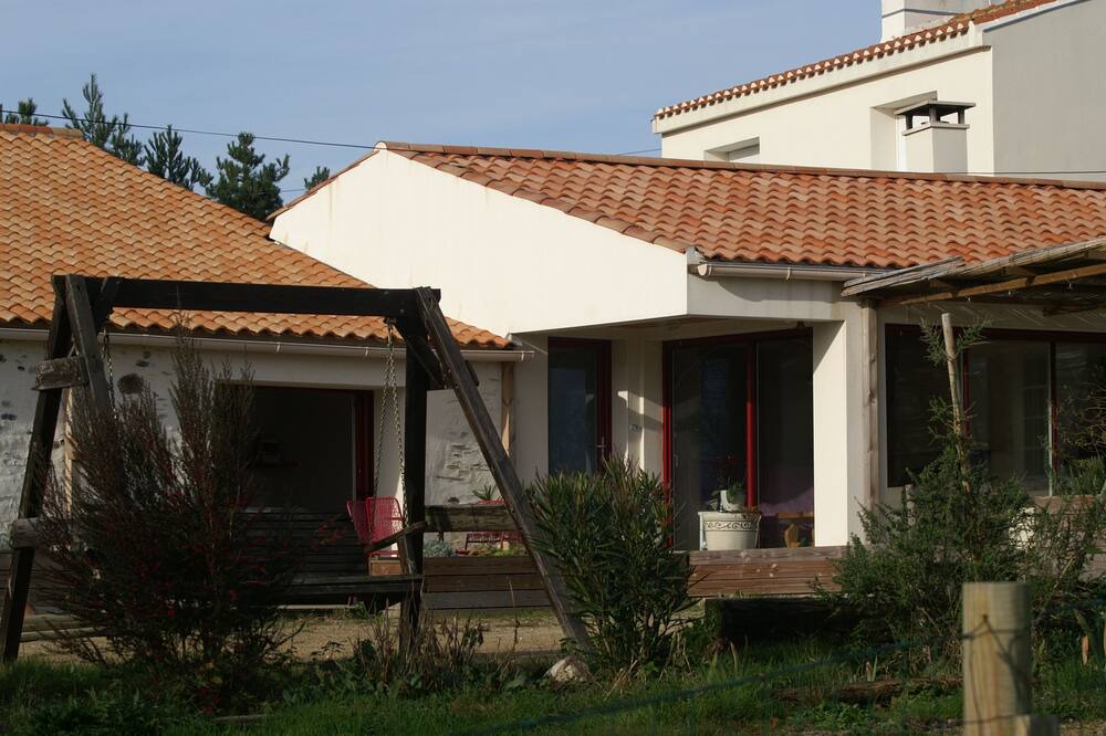 Photo of Outdoor in Vaire