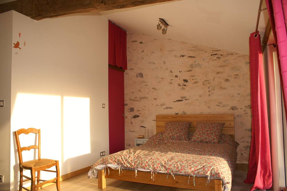 Photo of Bedroom in Vaire
