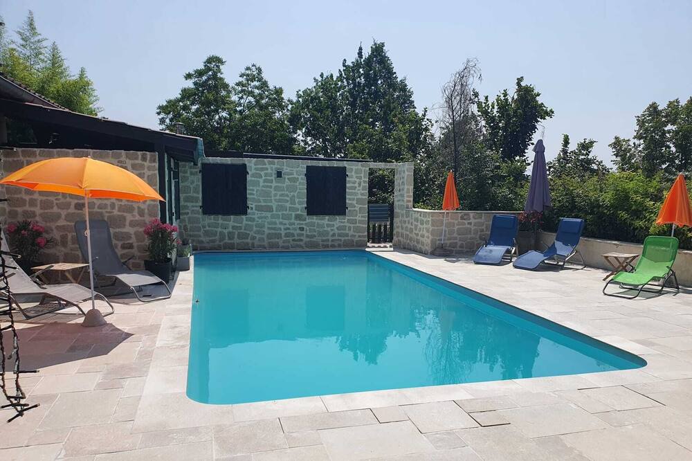 Photo of Outdoor in Montfermier