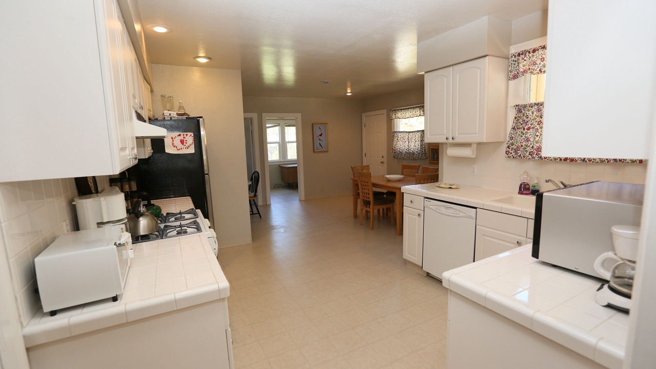 Photo of Kitchen in Shoreline West