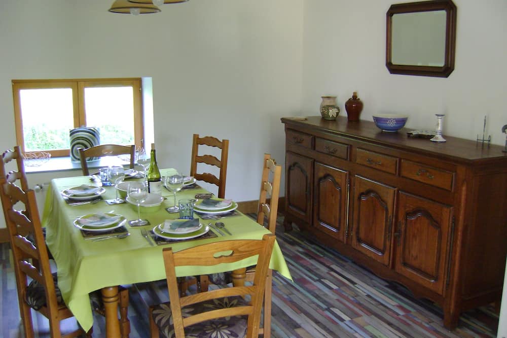 Photo of Livingroom in Saint-Georges-de-Reintembault