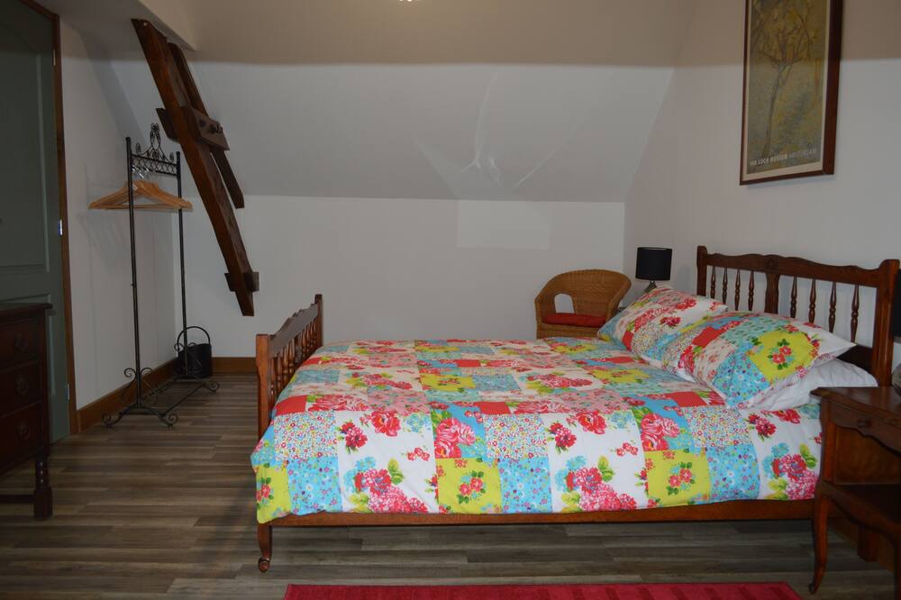 Photo of Others in Saint-Georges-de-Reintembault