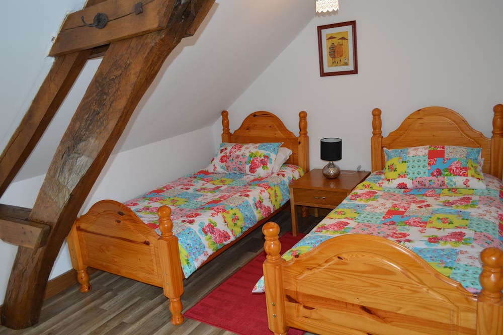 Photo of Others in Saint-Georges-de-Reintembault