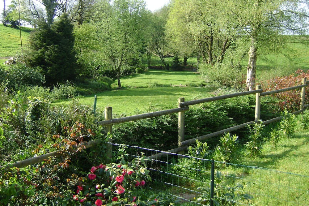 Photo of Outdoor in Saint-Georges-de-Reintembault