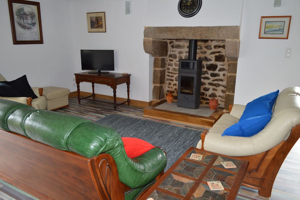 Photo of Bedroom in Saint-Georges-de-Reintembault