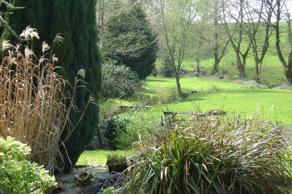 Photo of Outdoor in Saint-Georges-de-Reintembault