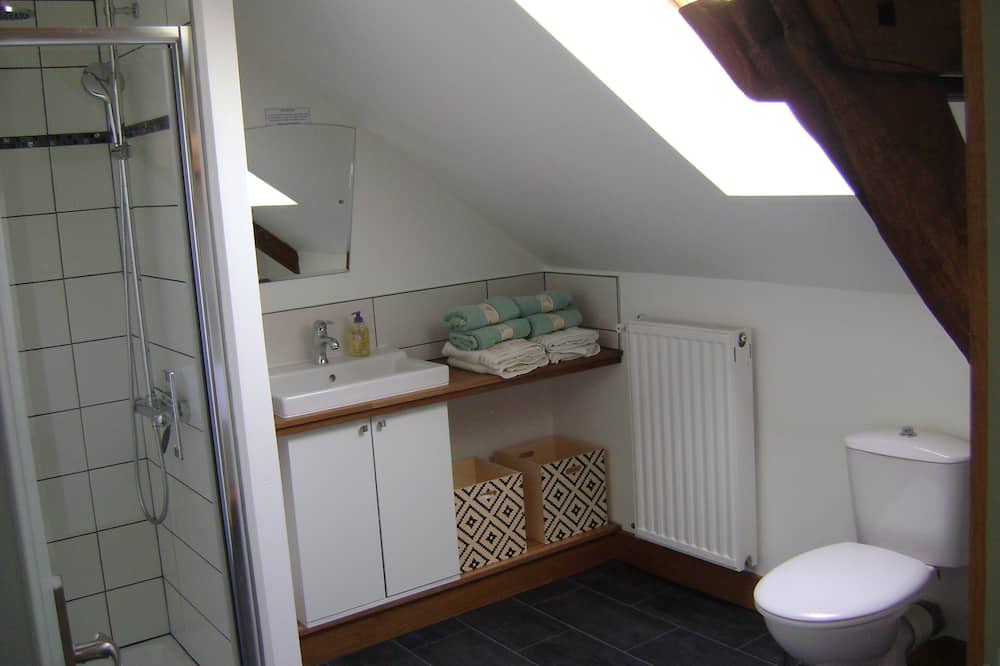 Photo of Bedroom in Saint-Georges-de-Reintembault