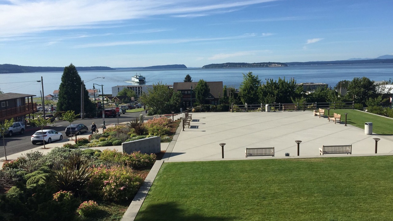 Photo of Others in Holly