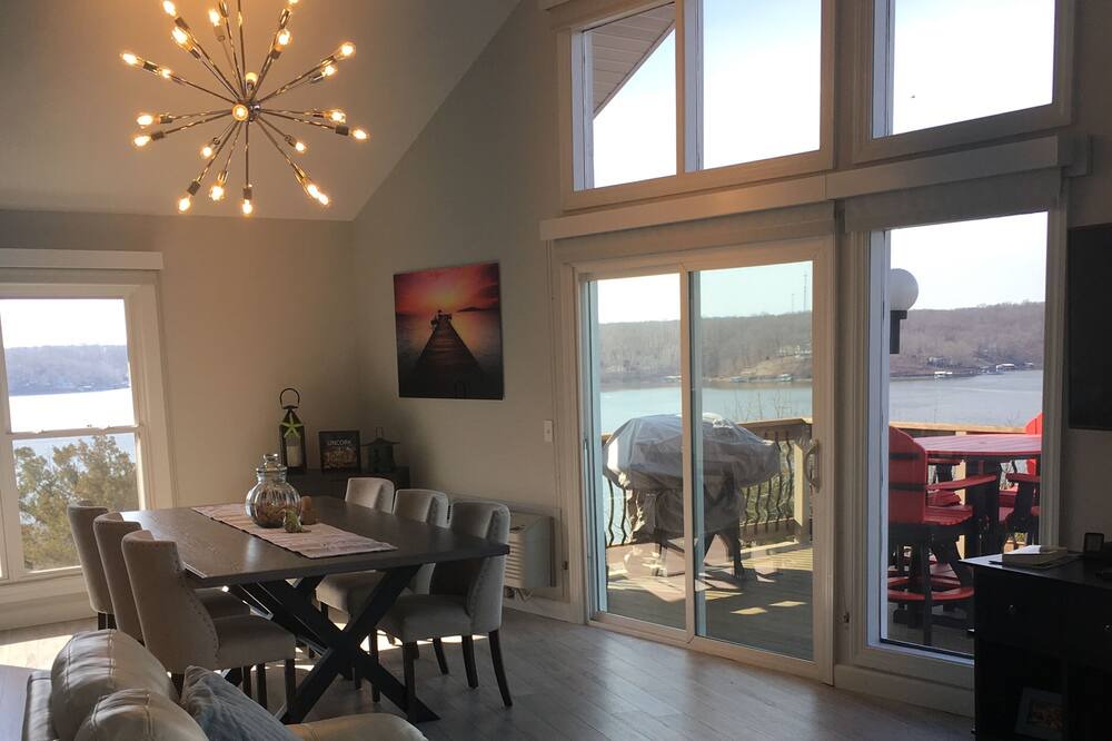 Photo of Livingroom in Osage Beach
