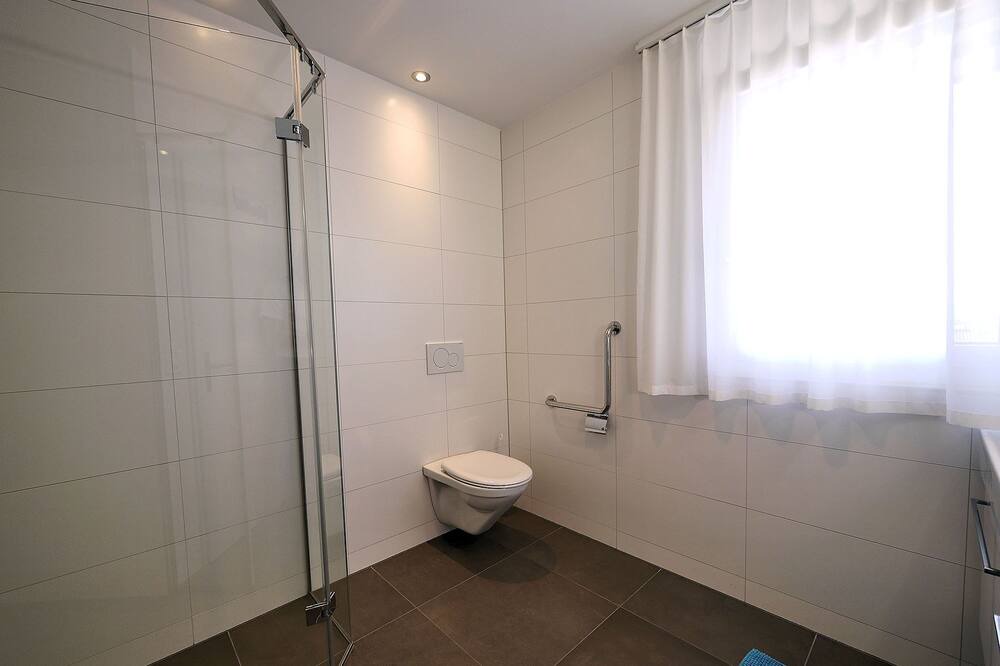 Photo of Bathroom in Seengen