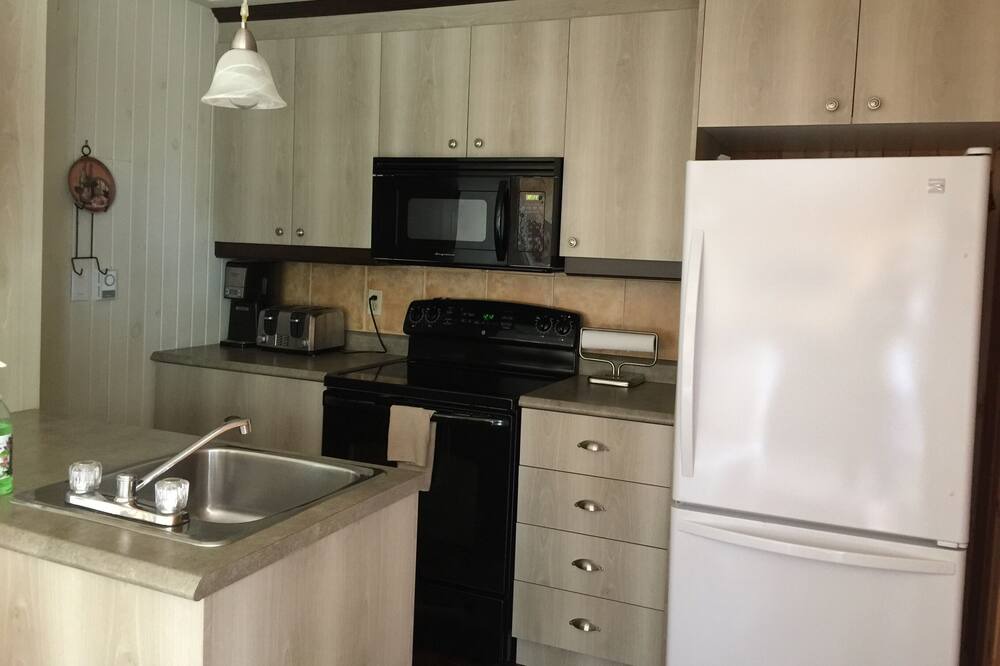 Photo of Kitchen in Saint-Jean-de-l'lle-d'Orleans