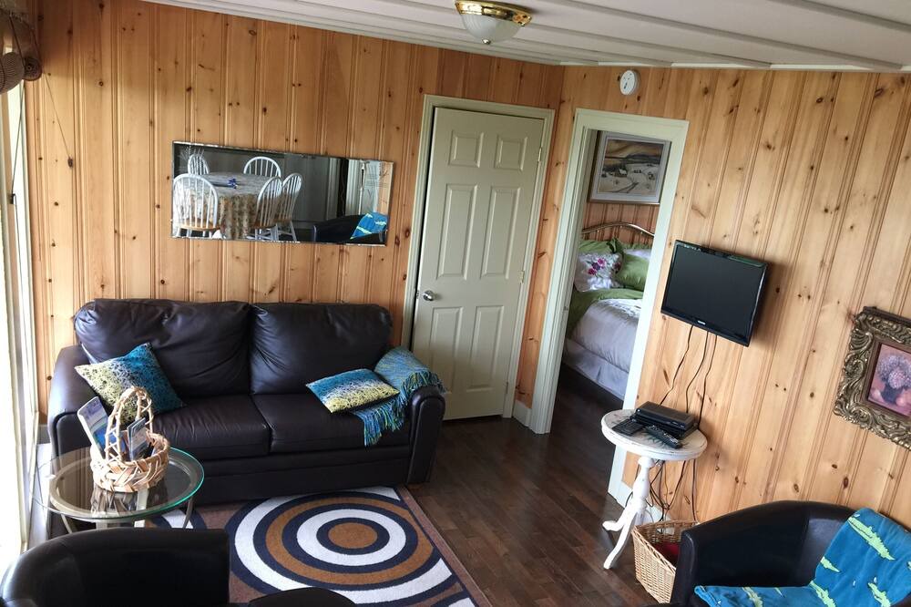 Photo of Livingroom in Saint-Jean-de-l'lle-d'Orleans